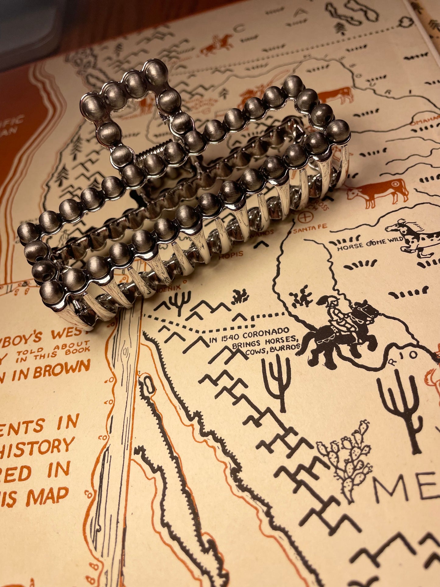 Faux Pearls Silver - Rectangle Claw Clip